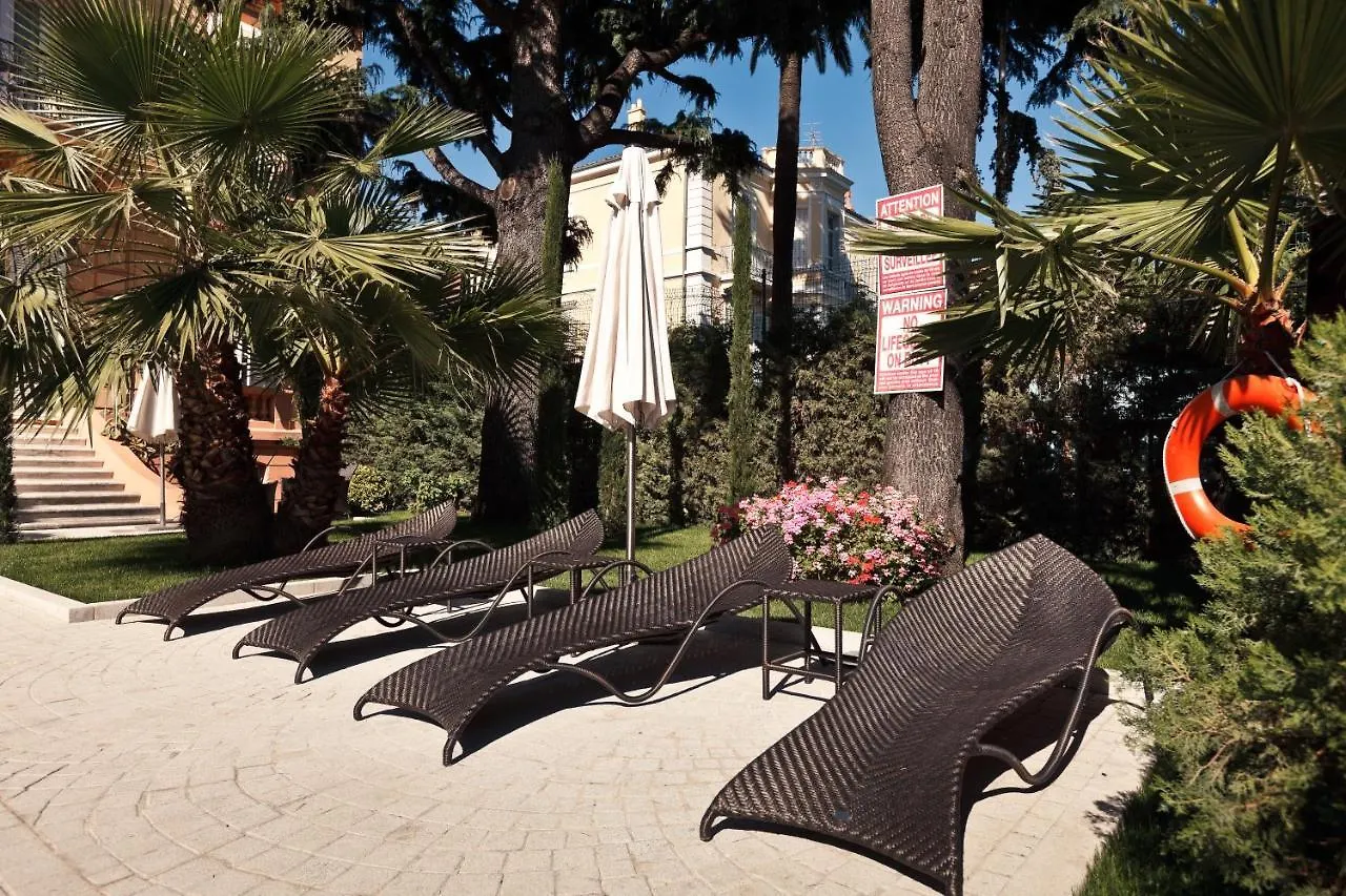 Golden Tulip Cannes Hotel De Paris 4*,  France