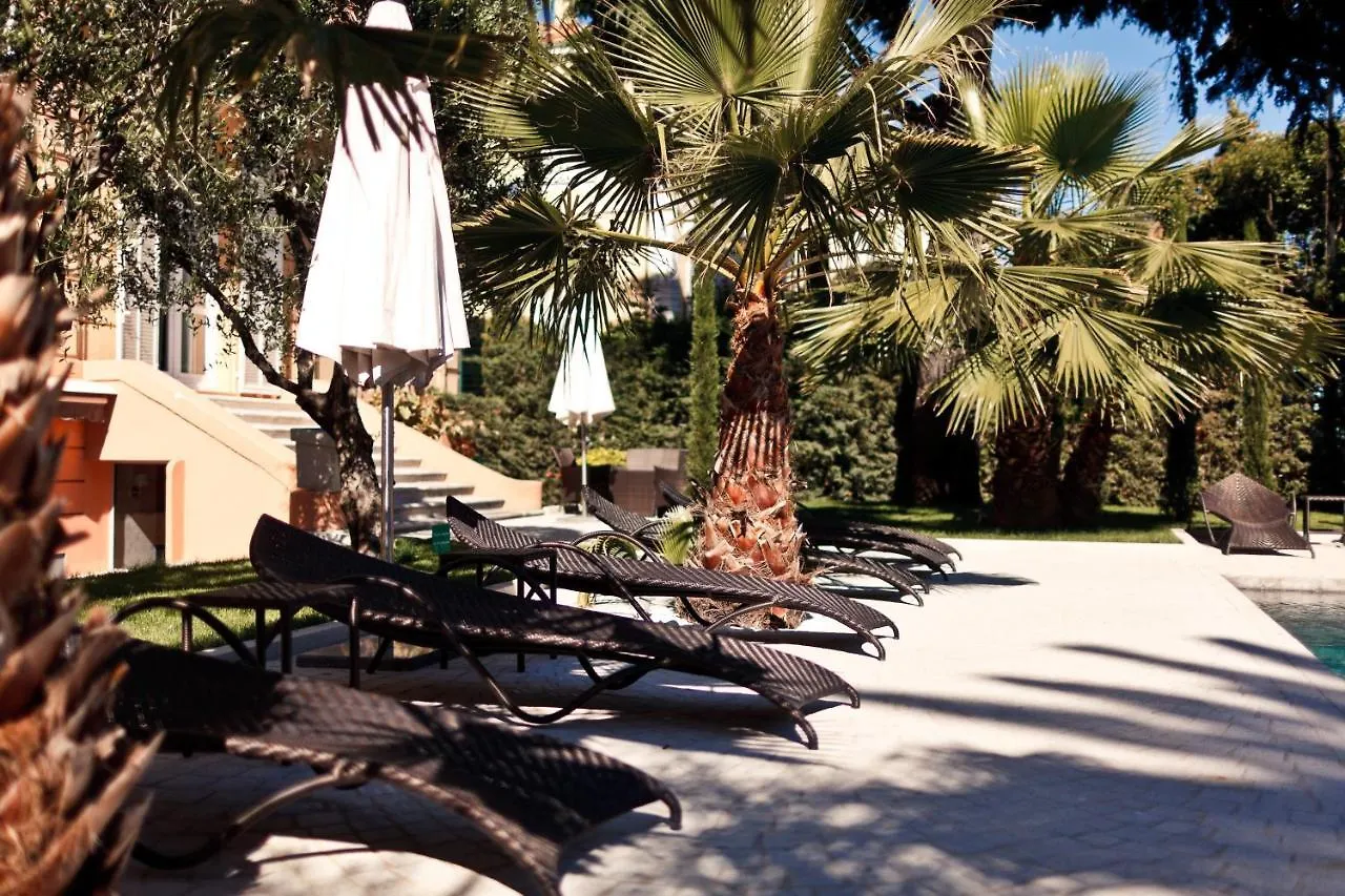 Golden Tulip Cannes Hotel De Paris 4*,