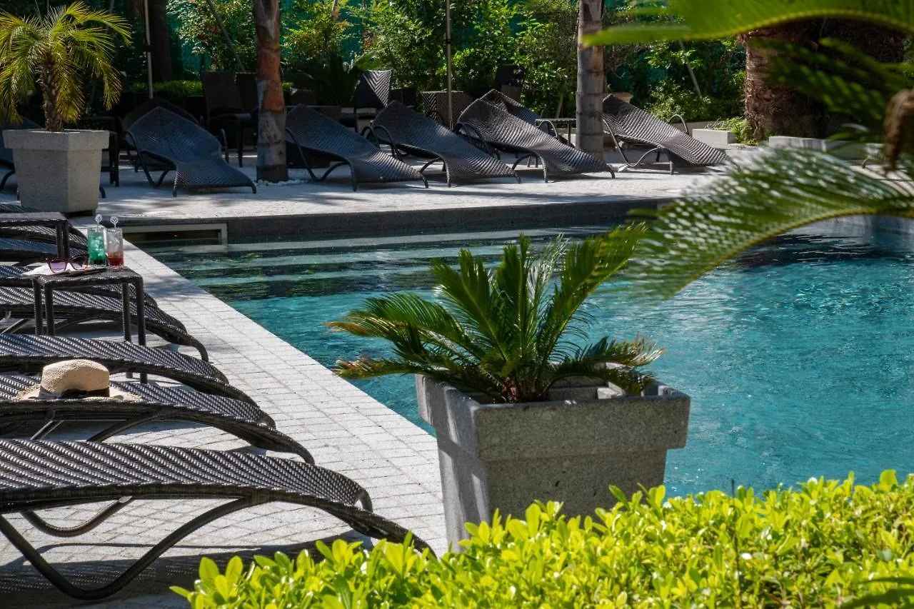 Golden Tulip Cannes Hotel De Paris 4*,  France