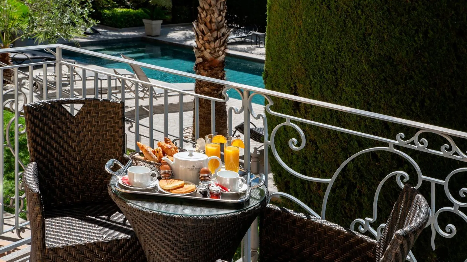 Golden Tulip Cannes Hotel De Paris 4*,  France